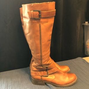 Leather boots size 9